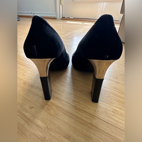 PRADA logo heeled black Suede Pumps SZ 40 (US SZ 10). Never worn. NWOT - Picture 6 of 12